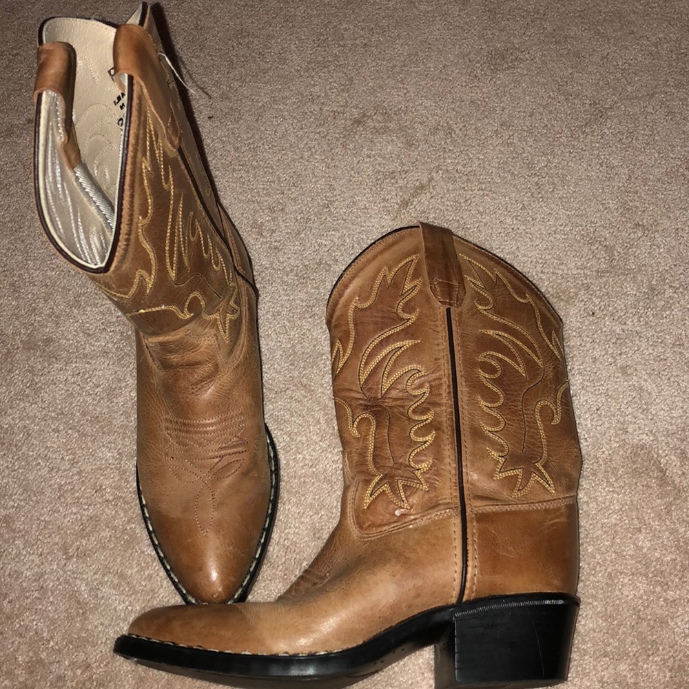 Cowgirl boots (size 3)